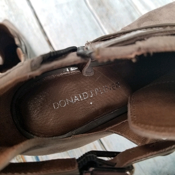 sz 8, Donald J. Pilsner, Tamy Bootie in Storm (Gray) - Picture 8 of 9